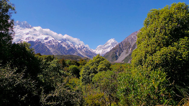 Mt. Cook National Park by Sally/ CC BY