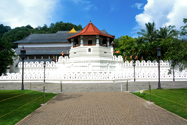 Temple-of-the-Tooth-Kandy